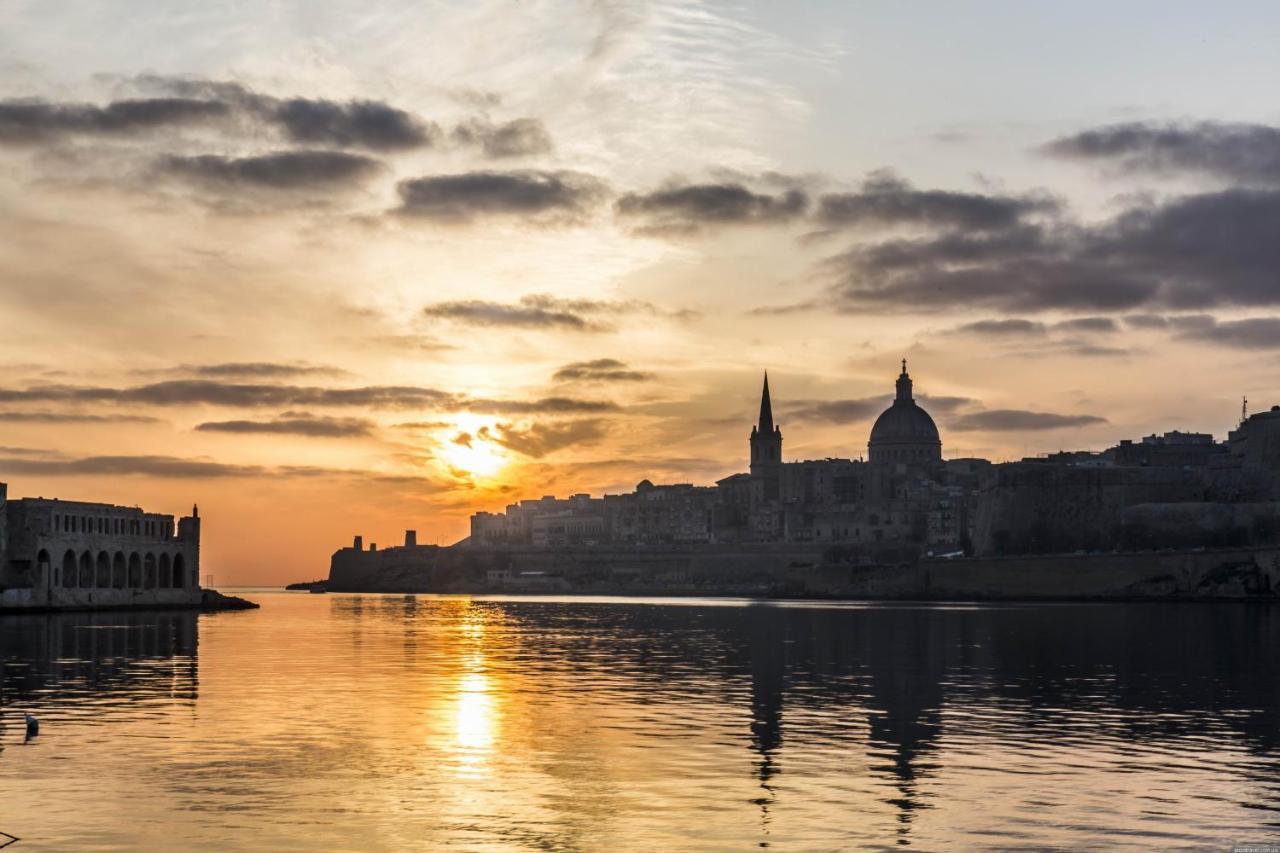 Luxe Apartment With Valletta And Harbour Views Sliema Exterior foto